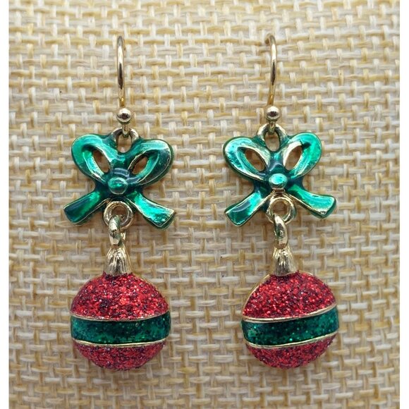Cute Lot of 3 CHRISTMAS Earrings Dangle Ornament Holly Studs and Wreaths & Bows - Picture 3 of 10